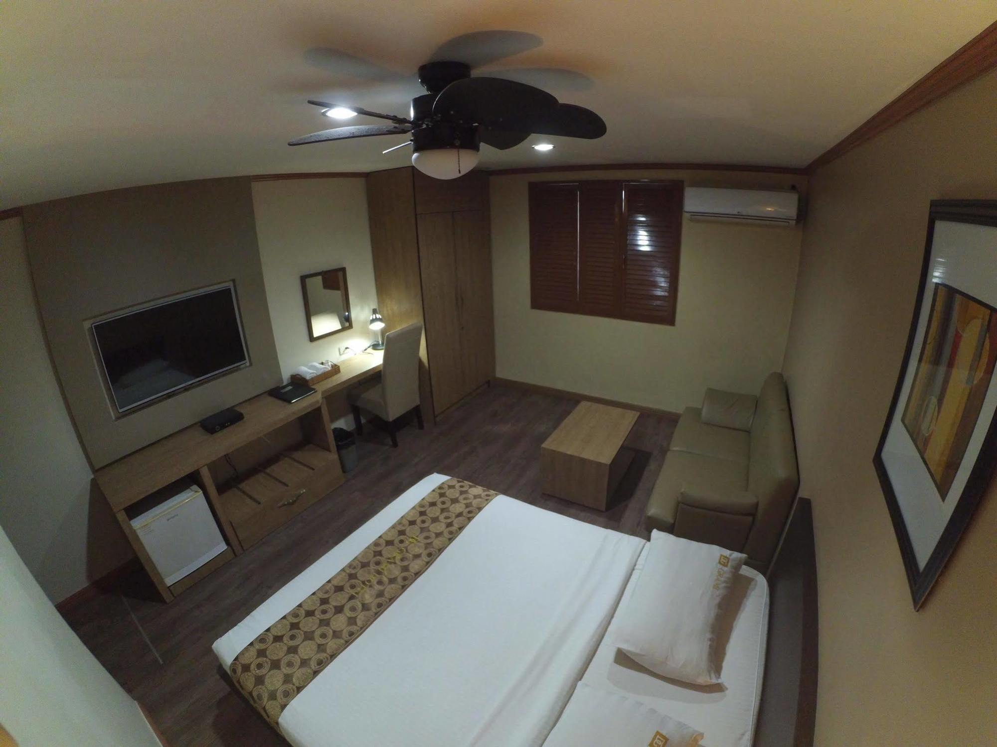 Dg Grami Hotel Paranaque City Exteriér fotografie